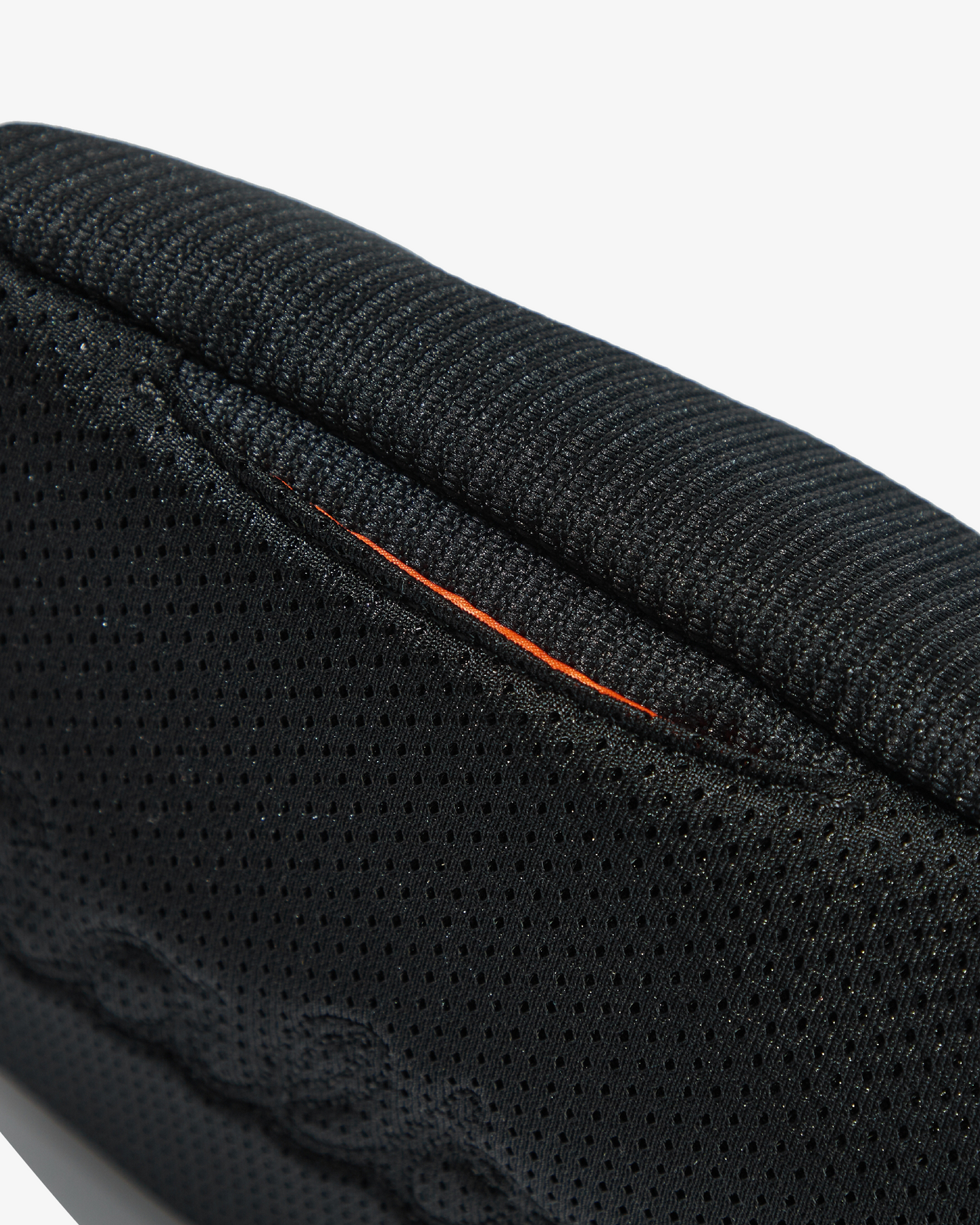 STUDIO SEOUL TOUR DIVOT HIP SACK