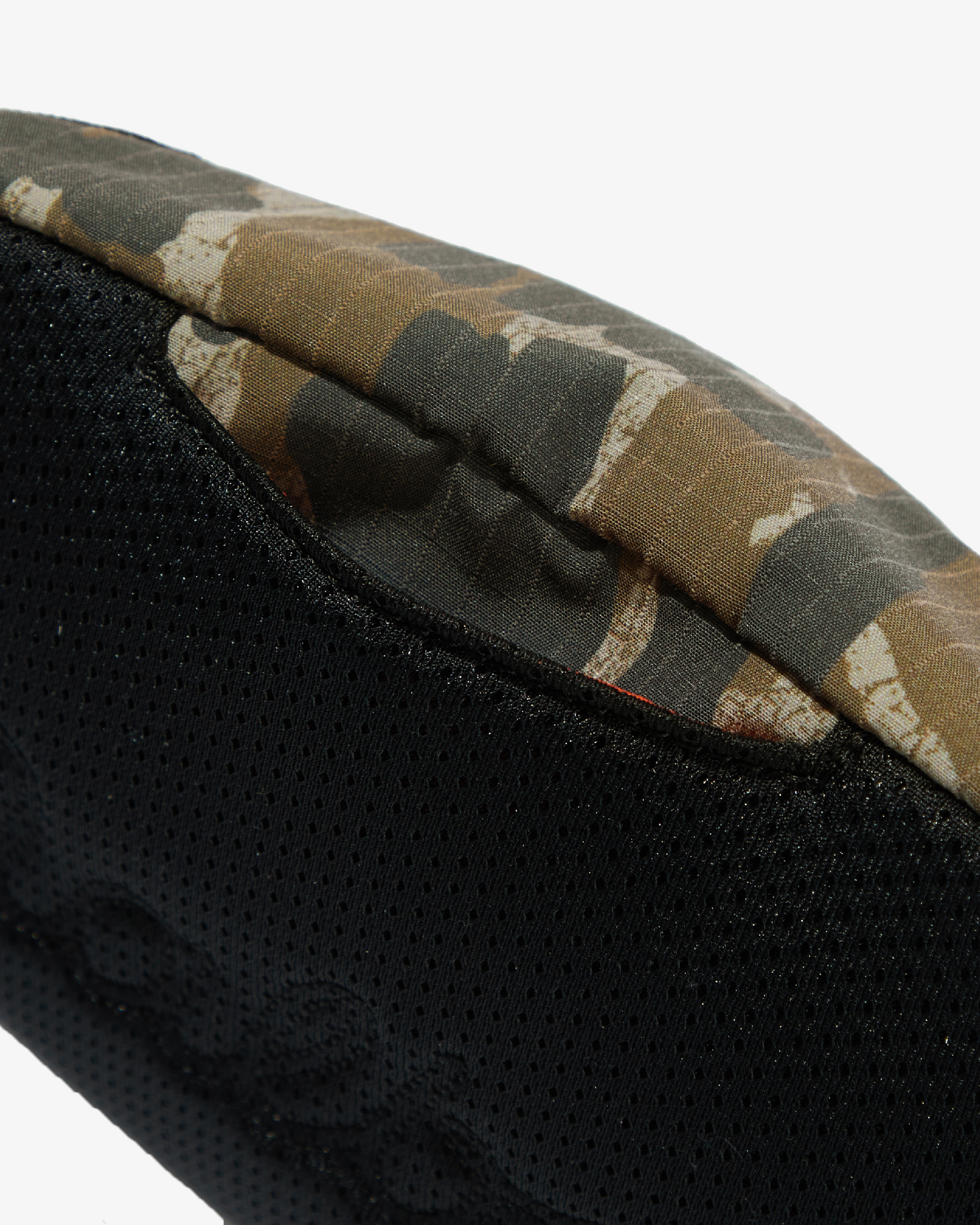 STUDIO SEOUL TOUR DIVOT HIP SACK