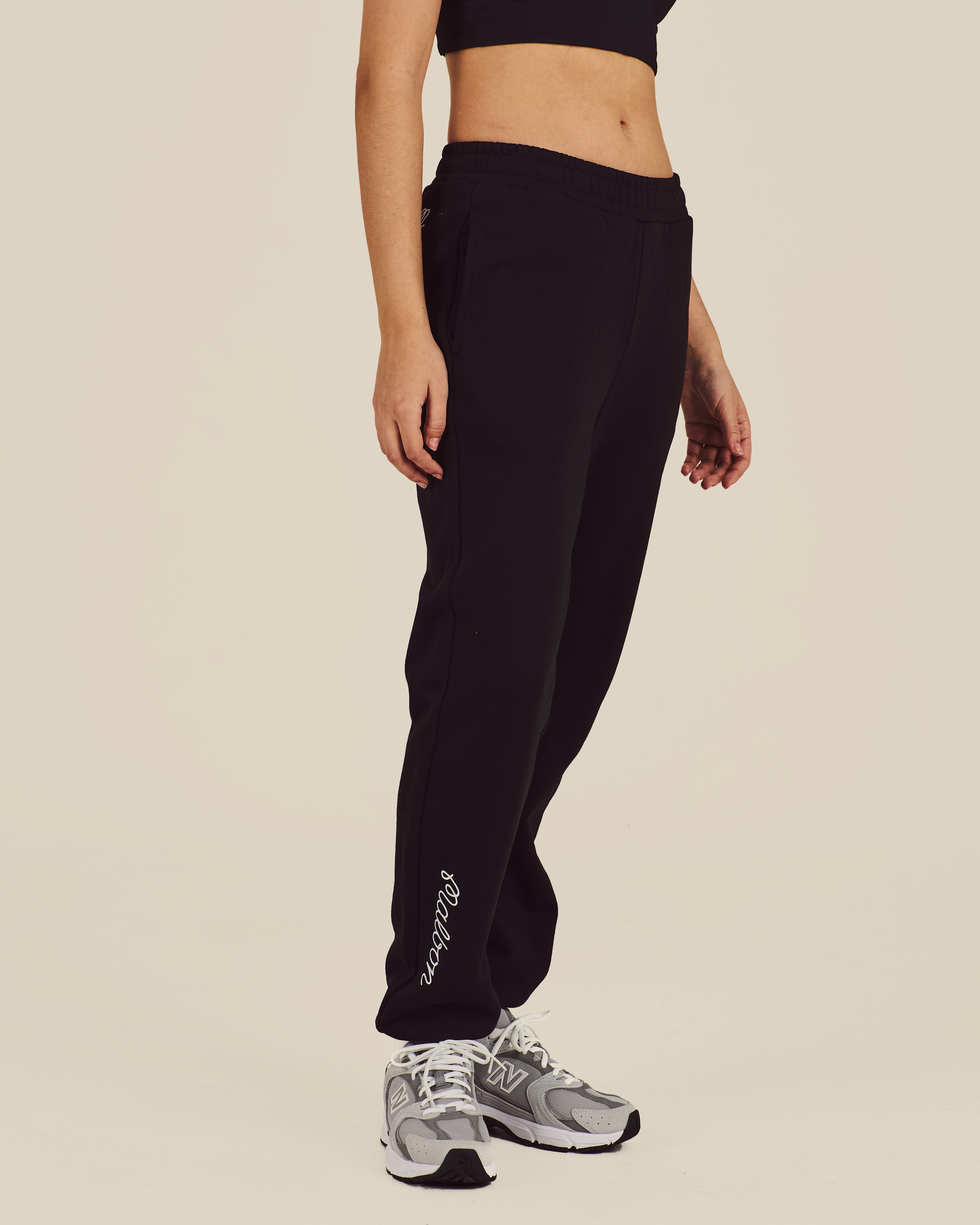 DELILAH SWEATPANT